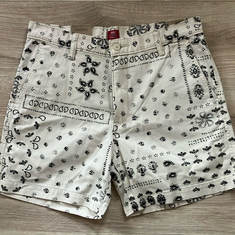 Levi's White and Black Flat Front Shorts